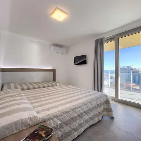 Apartment In 31391 *